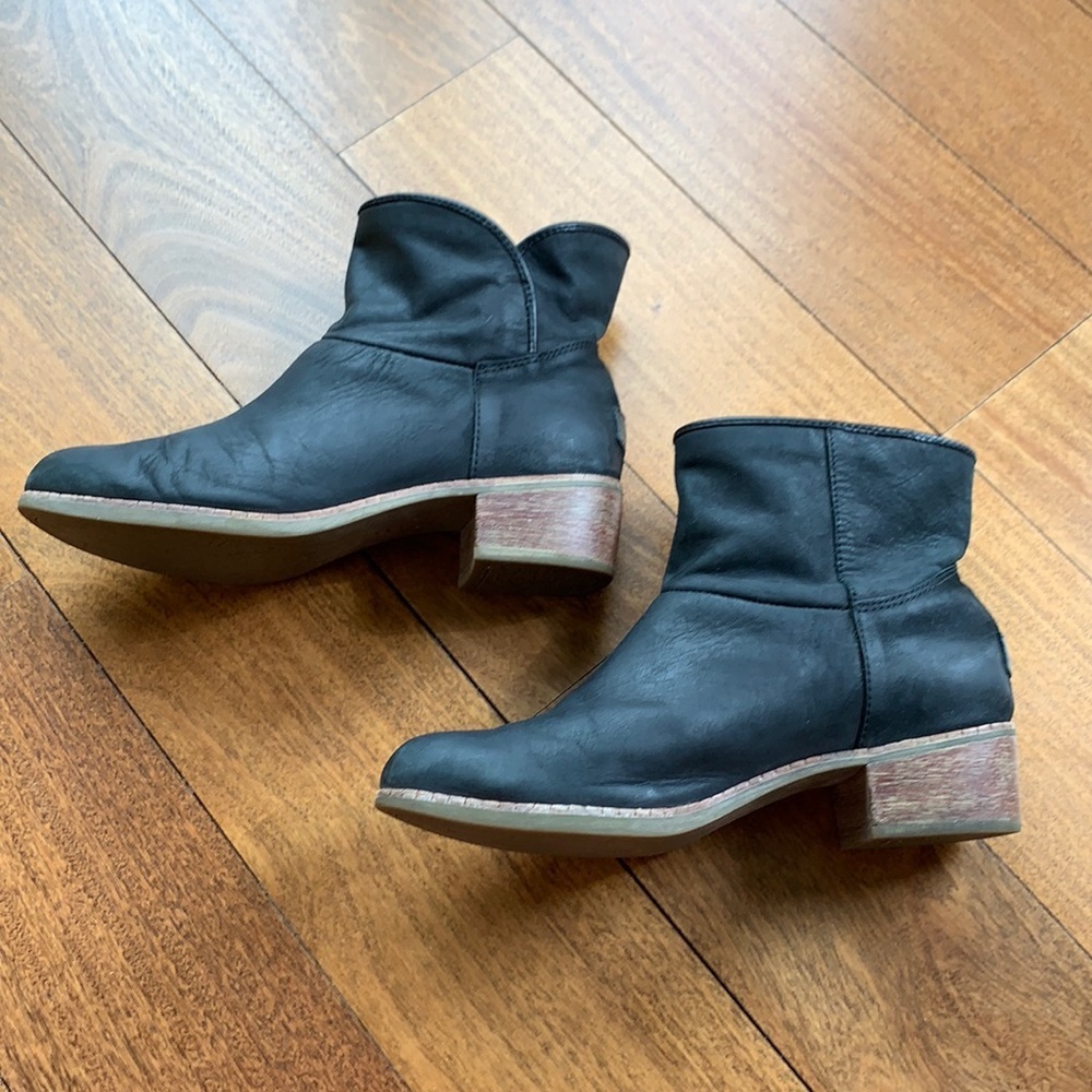 UGG Australia ‘Darling’ Suede Bootie - Picture 9 of 15
